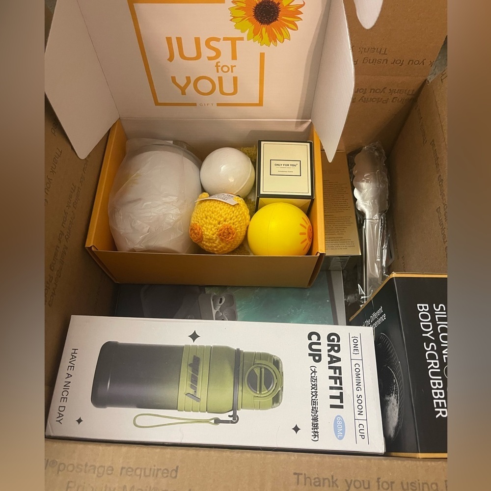 XL Amazon BEAUTY Box, Brand NEW 📦 🔥 NO JUNK, HIGH END BEAUTY BOX, 5 ⭐️ rating!‌ - Picture 16 of 16